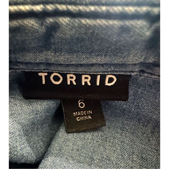 Torrid Denim Chambray Button Down Sz 6X - Picture 5 of 7